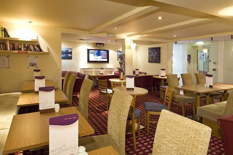 Premier Inn London Gatwick Airport - A23 Airport Way كرولي المظهر الخارجي الصورة